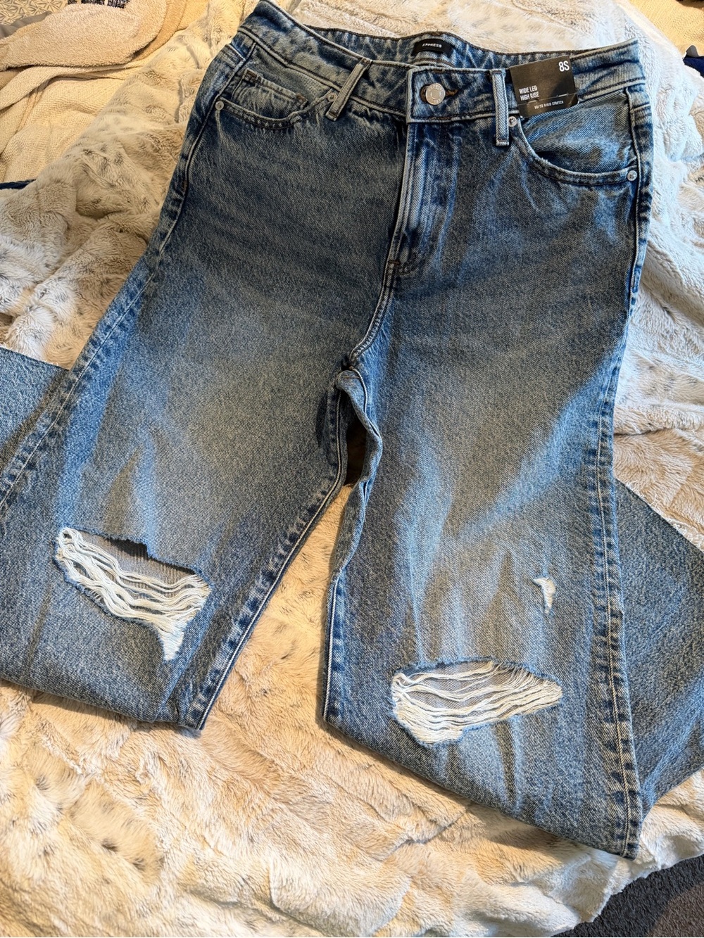 Express High-Rise Distressed Raw Hem Women’s Jeans - Size 8 Short